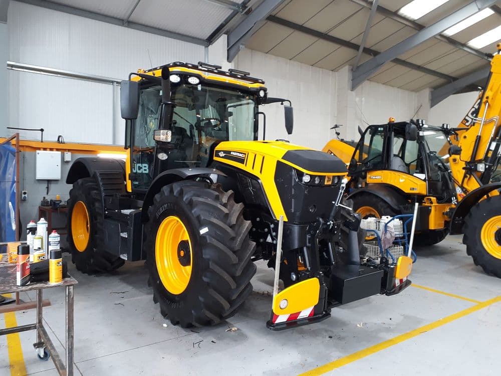 JCB Fastrac Top Bar PN LABR285