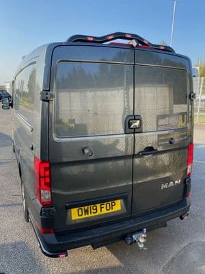 MAN TGE Back Bar (Over Camera) PN: LABR260