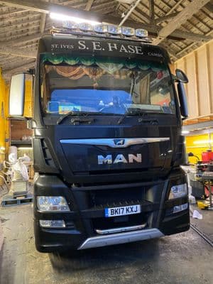 MAN TGX Step Bar PN: LABR178