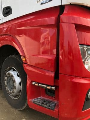 Mercedes Actros MP4 Step Bars PN: LABR162