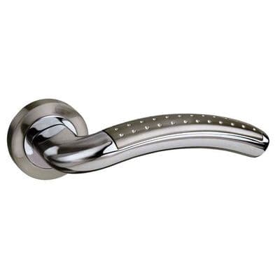 Monaco lever  handle on a round rose