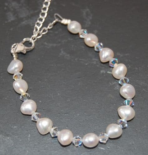 Bracelet - Freshwater Pearl & Cut Glass Crystal Bracelet