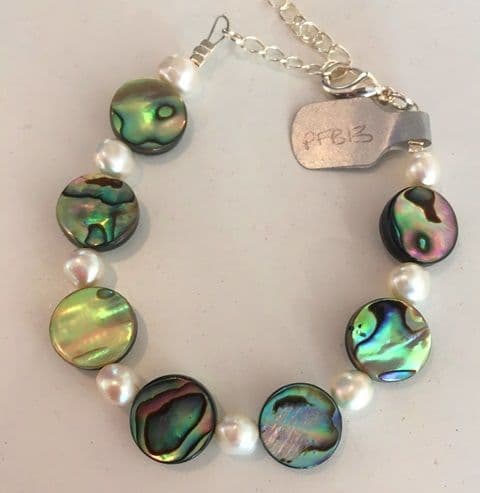 Bracelet - Paua Circles & Freshwater Pearls - PFB13-EXT