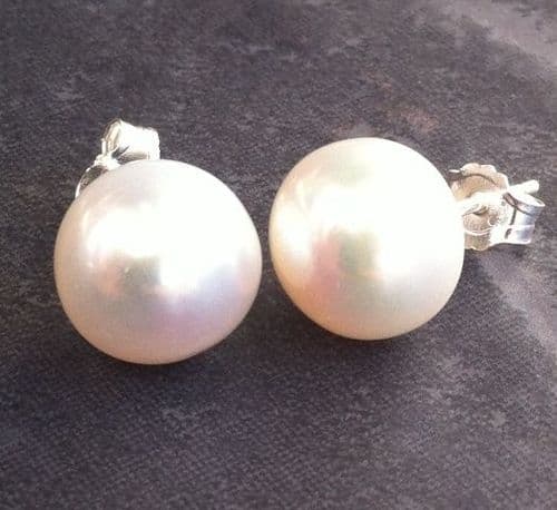 Earrings - Freshwater Pearl Stud Earrings (White Large 8-10mm)
