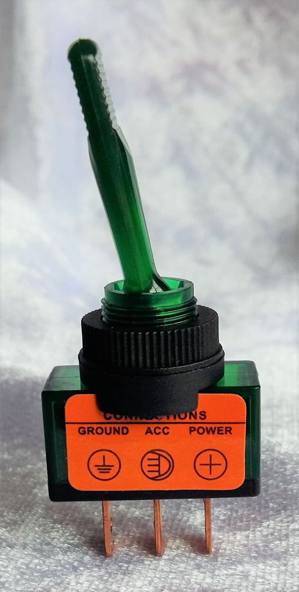 Illuminated 16 Amp Green On/Off Toggle Switch