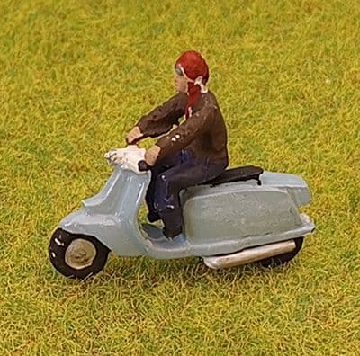 P & D Marsh OO Gauge Painted Lambretta (Solid Colour) & Rider