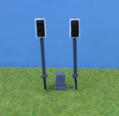 P & D Marsh OO Gauge Painted Modern Traffic Light Single Head