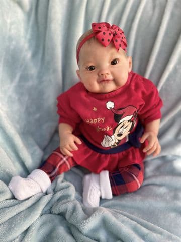 Naomi - Lau by Aylin