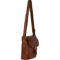 Ashwood Unisex Small Vintage Leather Travel Bag in Tan