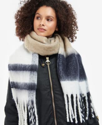 Barbour Isla Tartan Boucle Scarf in Rosewood