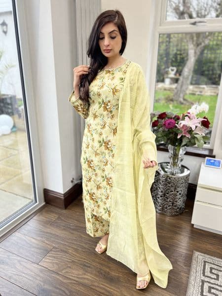 Amani linen suit : lemon