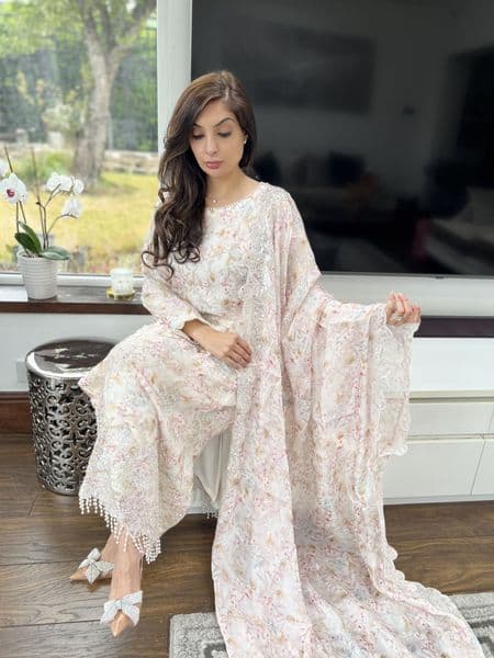 Amelia lava silk ivory ;pink