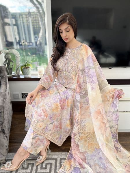 Asma peach suit