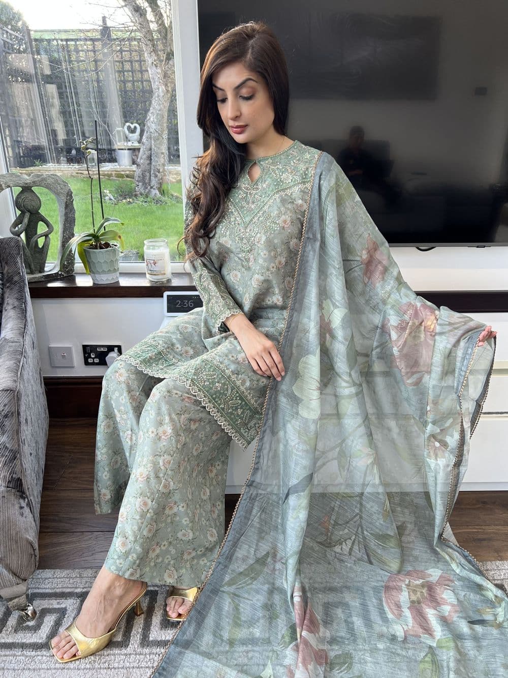 Asma sage outfit