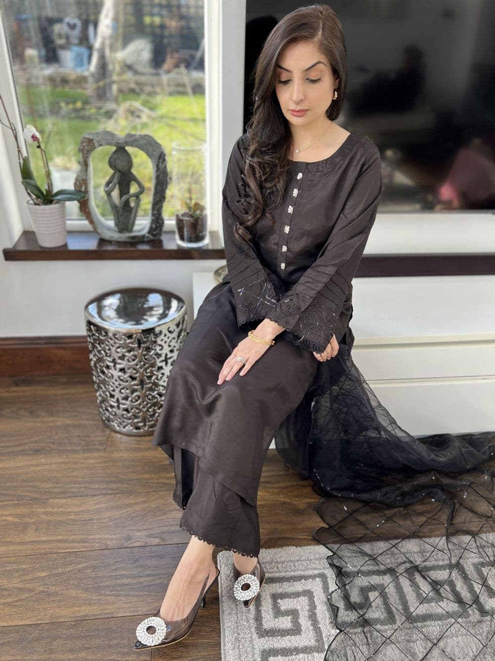 Ava raw silk suit : black
