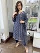 Chantily lace suit : navy