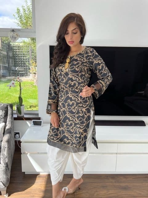 Ethnic Chain Inspired with Embellishment Kurta
