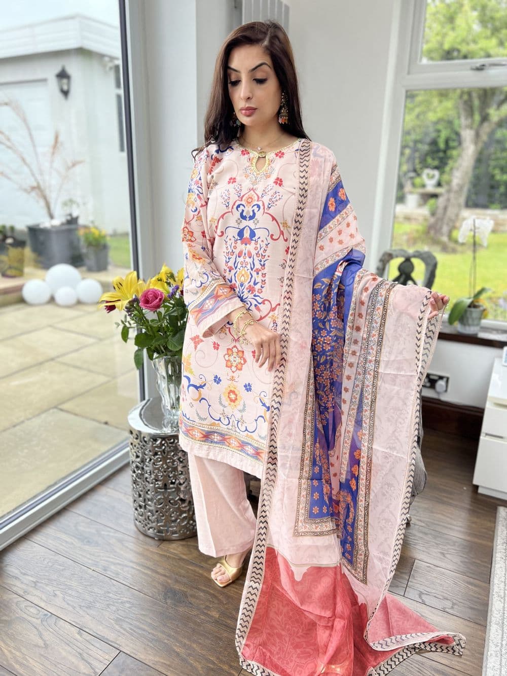 Ethnics blush pink