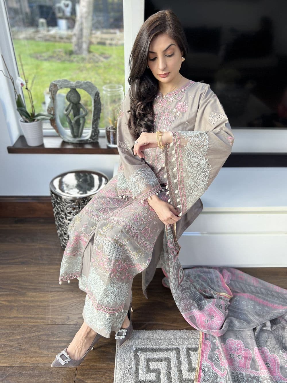 Farwa lawn grey embroidered suit