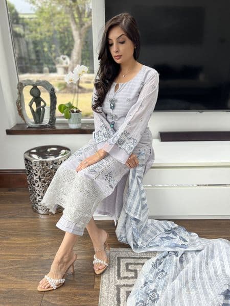 Farwa lawn suit : grey