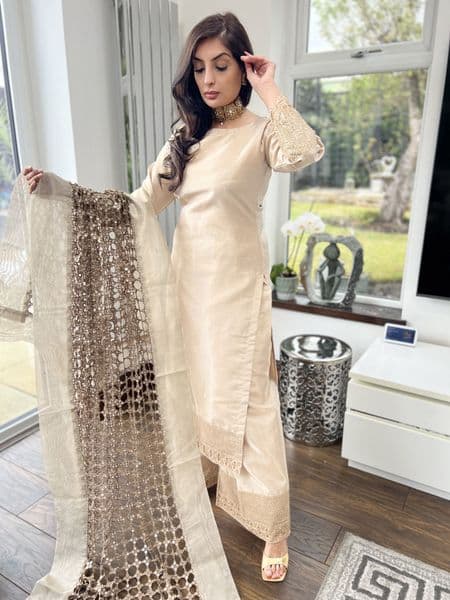Hania Amir sheesha dupatta outfit - antique gold