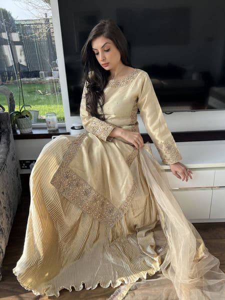 Haseen gold lengha