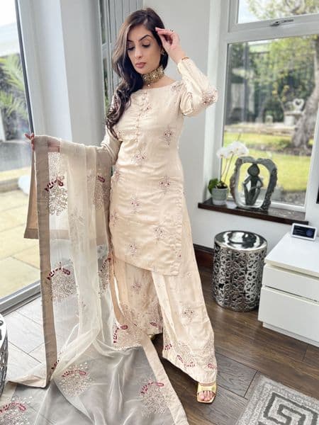 Haseen shamooz silk cream outfit