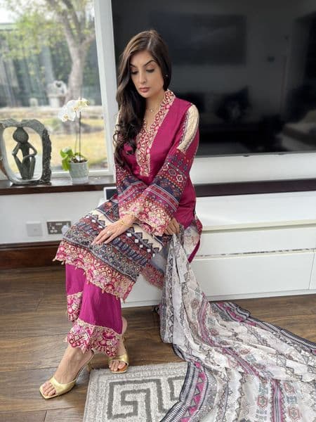 Helena Shamooz silk suit : hot pink