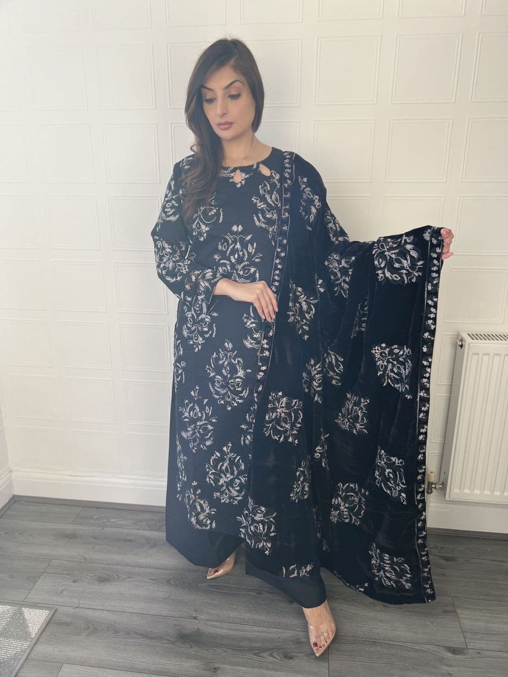 Jaan Dhanak embroidered velvet shawl suit : BLACK