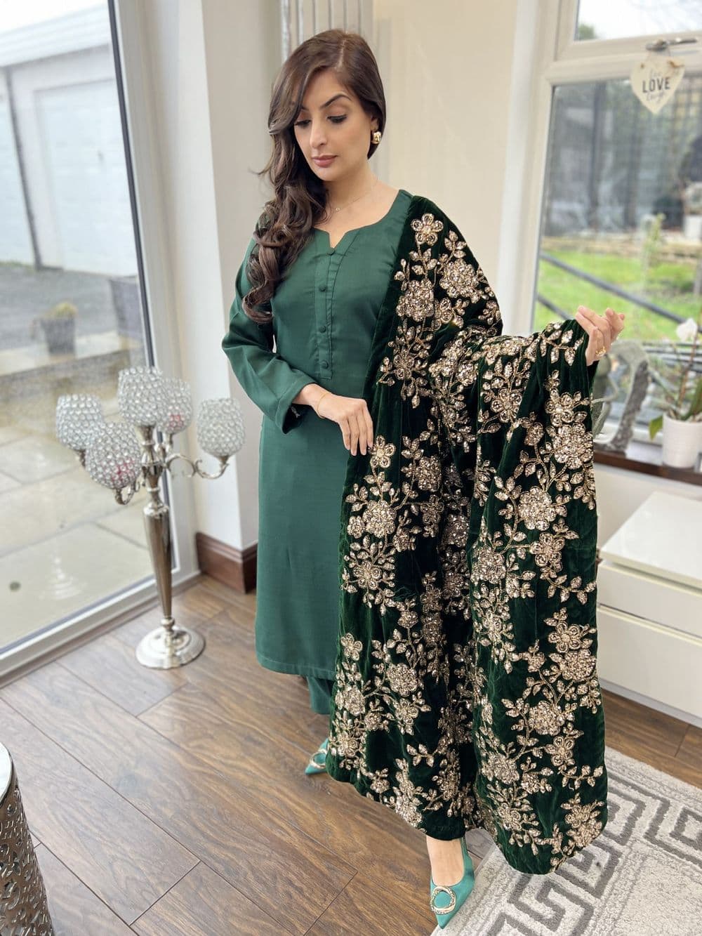 Jaan - regal velvet shawl suit : Green