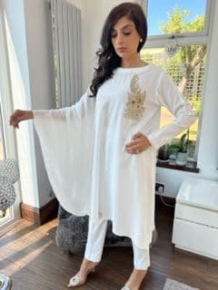 Limelight cape kurta with one sleeve and motif - whiteD1