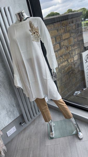 Limelight Kurta and trouser D1