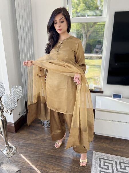 Lulusar shamooz silk Farshi Salwaar suit : gold