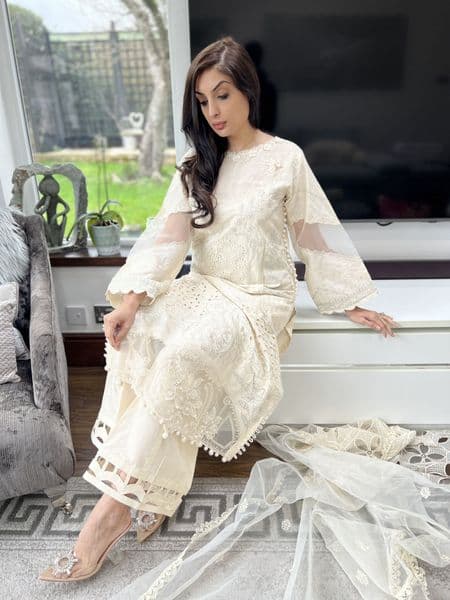 Luxury Ivana chicken Kari ivory