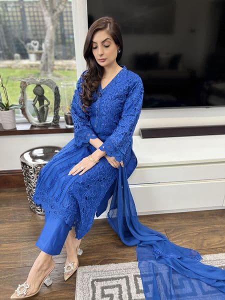 Maria B Paris crochet lace outfit : electric blue