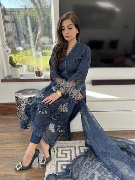 Maria b Paris midnight