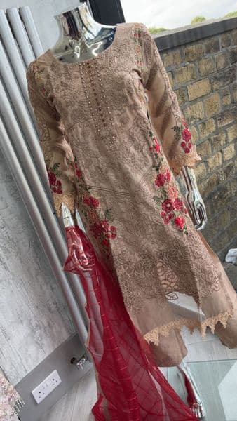 Maria. b Paris : biscuit