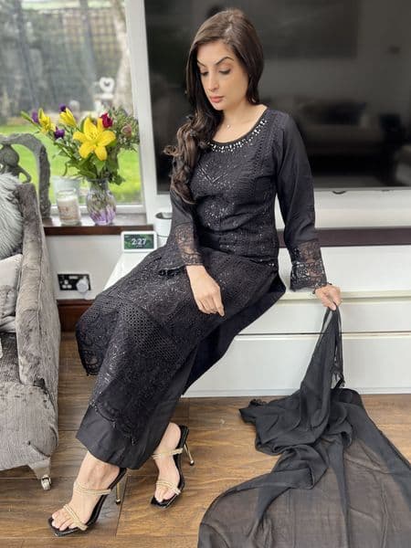 Safa black viscous outfit