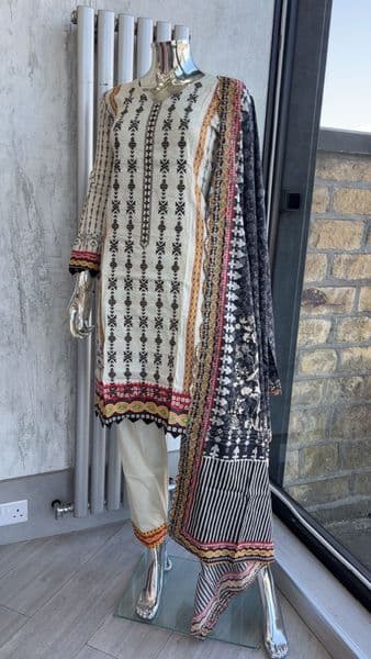 Safa lawn suit : cream