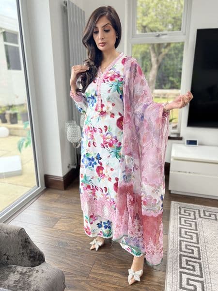 Sehar lawn outfit D1