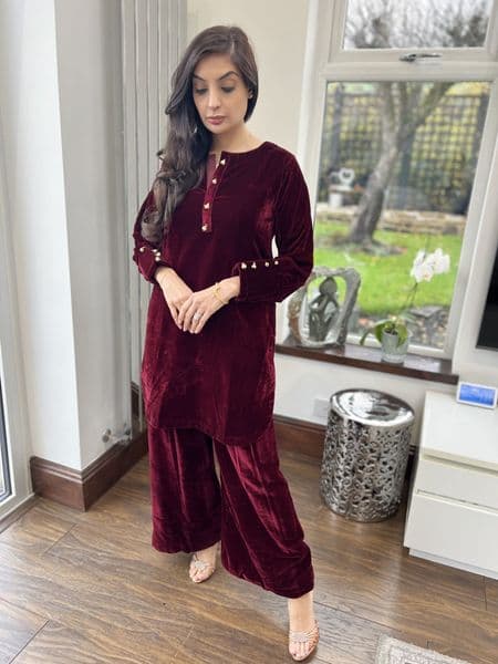 Velvet luxe : maroon