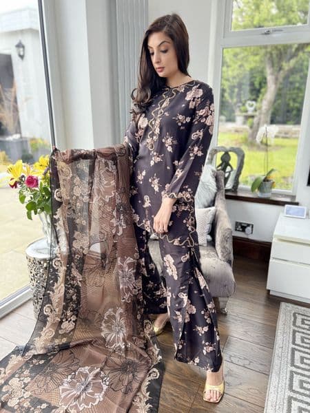 Zainab chottani trouser suit