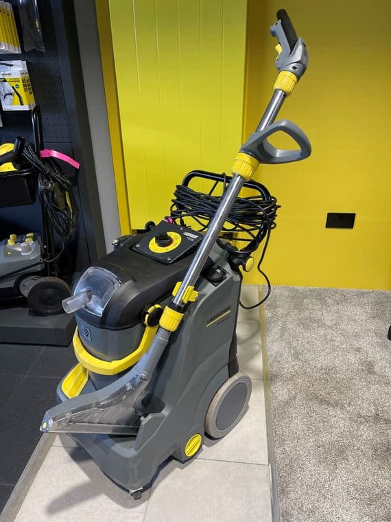 Karcher Puzzi 30/4E Heated Carpet Cleaner