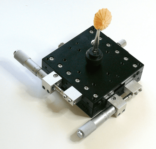 2 Axis 90 x 90 XY Precision Stage with Specimen Clip