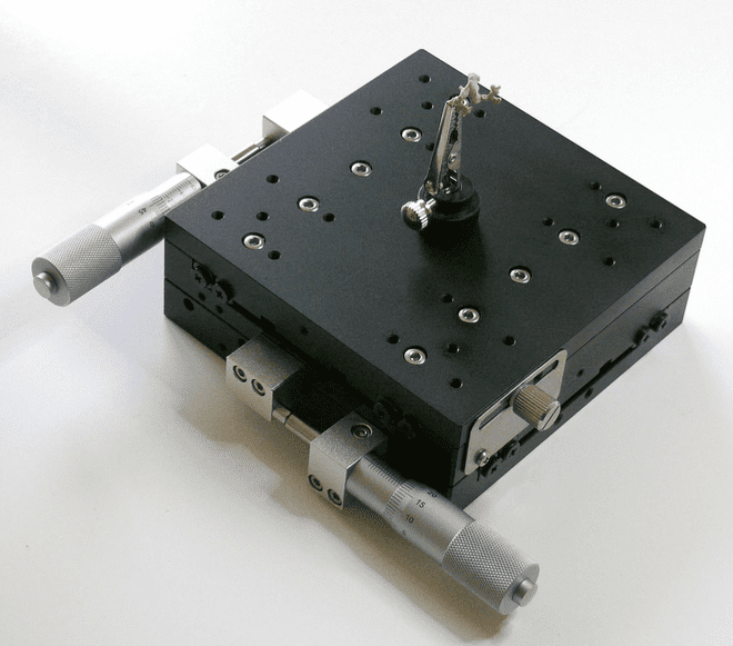 3 Axis 125 x 125mm XYZ  Precision Stage with Specimen Clip