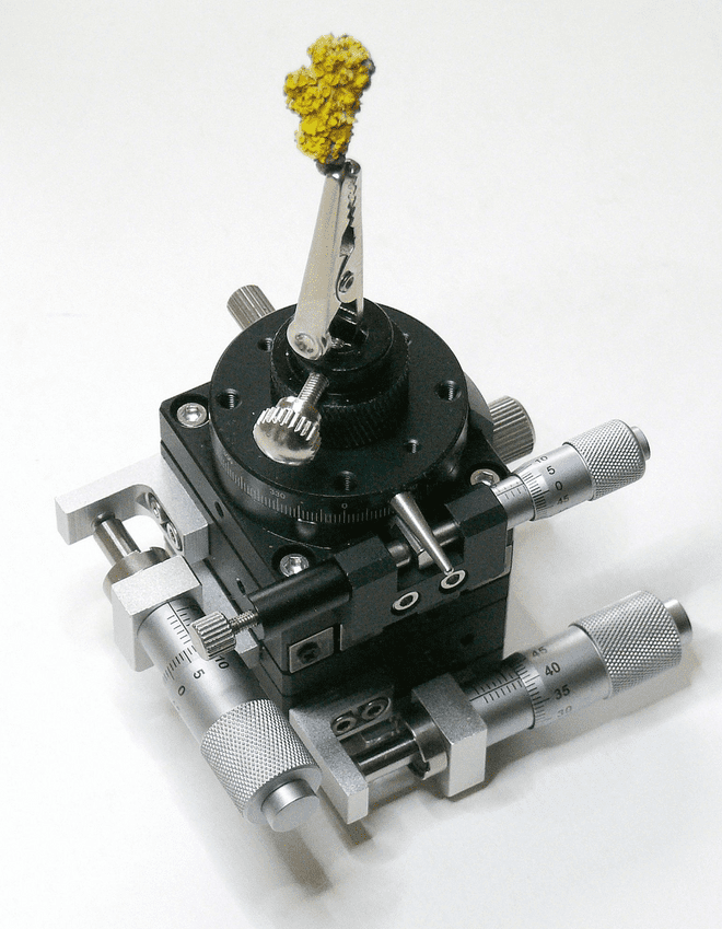 40 mm Horizontal  XY + Theta Rotation Precision Stage with Specimen Clip