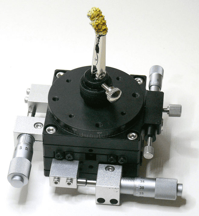 60 mm Horizontal XY + Theta Rotation Precision Stage with Specimen Clip