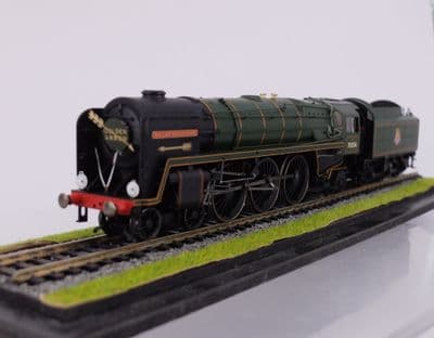 CWM288 BR Britannia Class 4-6-2  70004 William Shakespeare  GoldenArrow