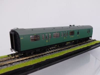 R4884 SR Bulleid 59 Surburban Brake 3RD Coach 2845 in BR Green