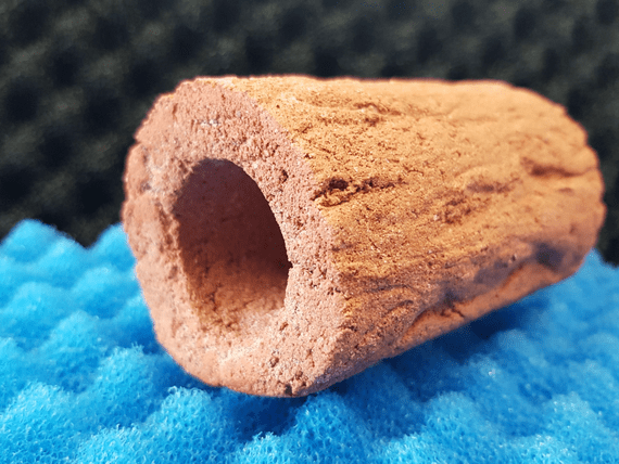 Small breeding cave (Red) - closed end